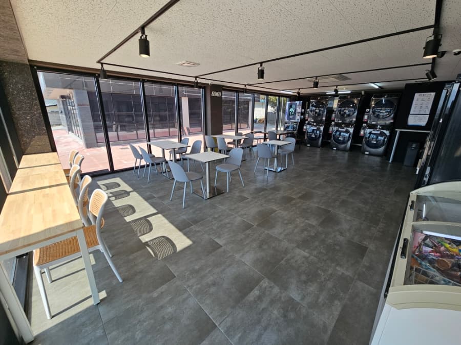 공용 휴게실 · 무인편의점 · 빨래방