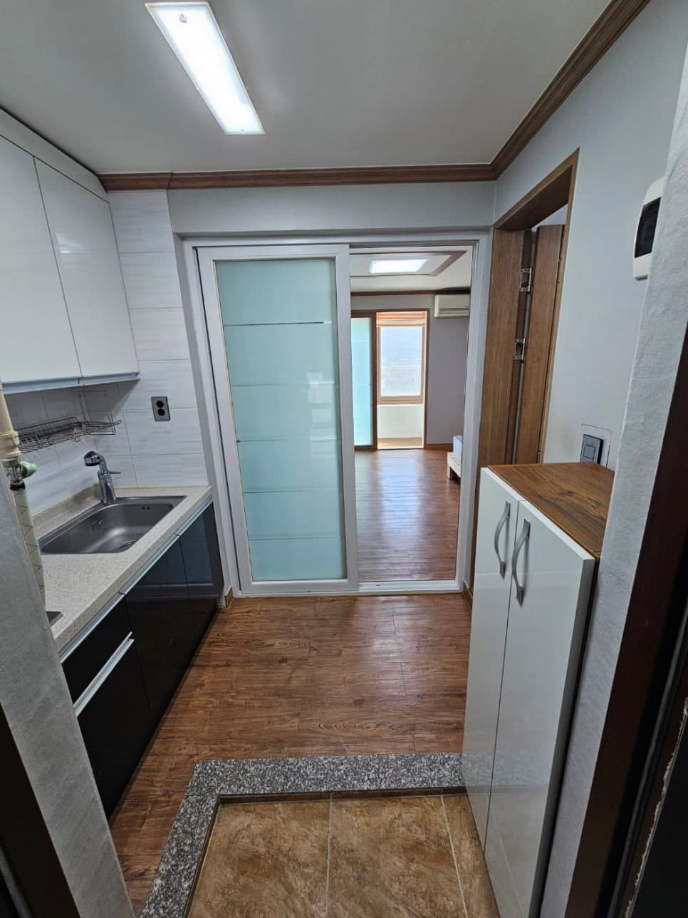 답답하지 않은 조용함